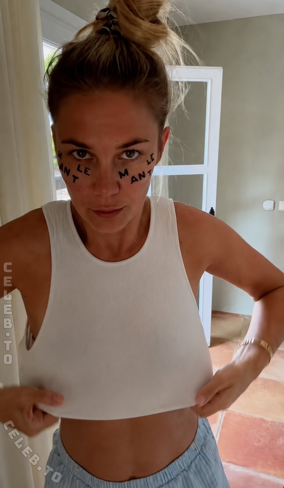 Alina Merkau nude photo 3