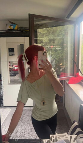 Alina Pfeifer nude photo 1