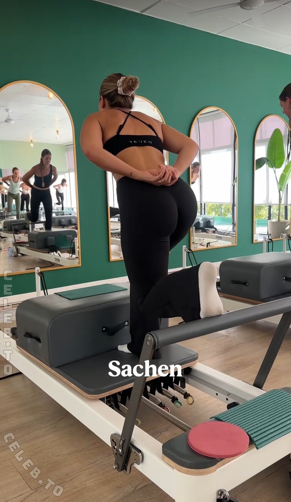 Alina Wachinger nude photo 1