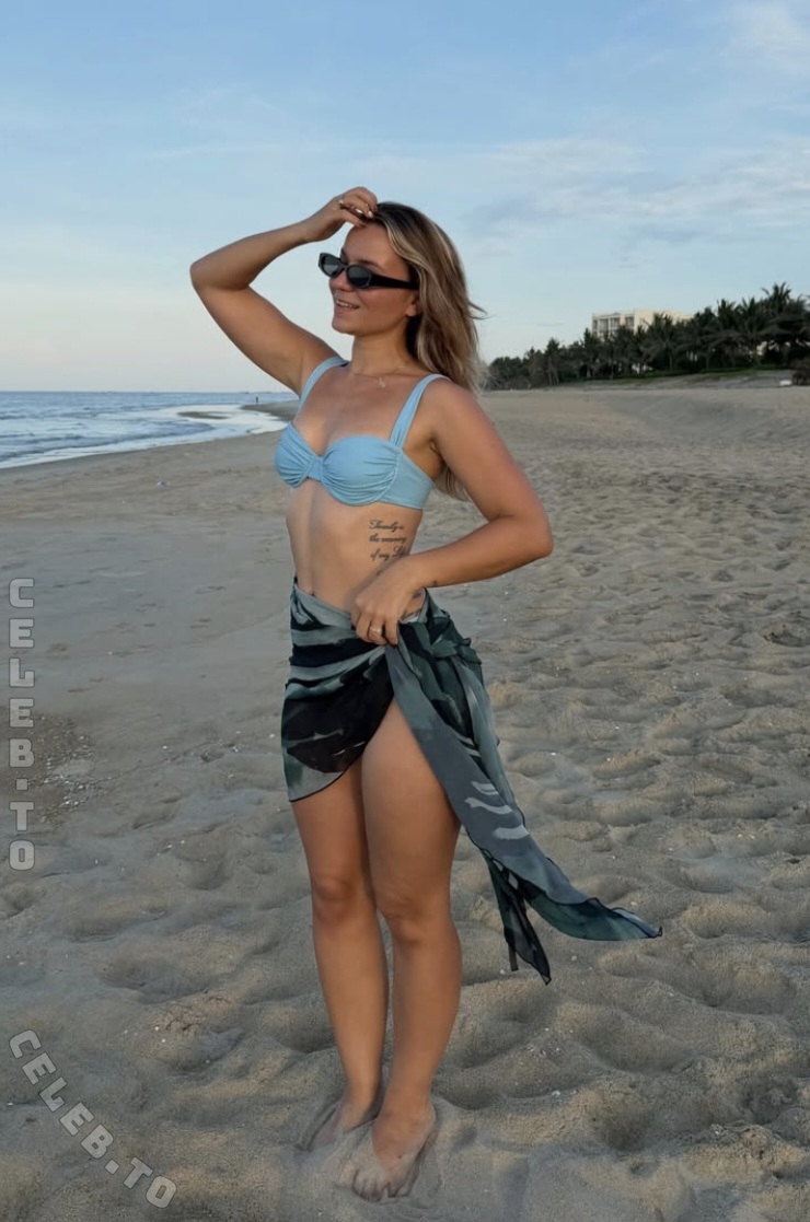 Alina Wachinger nude photo 5