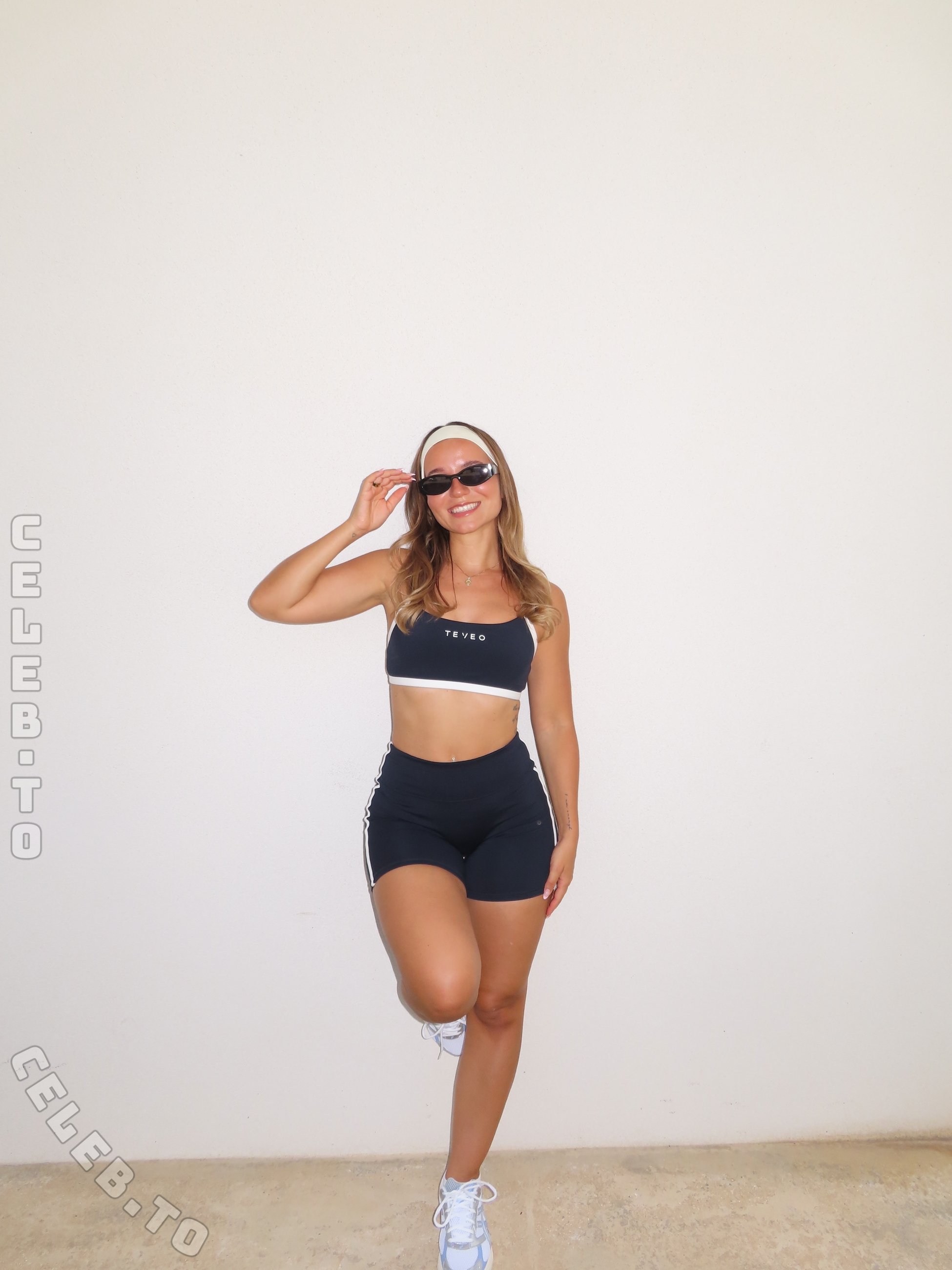 Alina Wachinger nude photo 9
