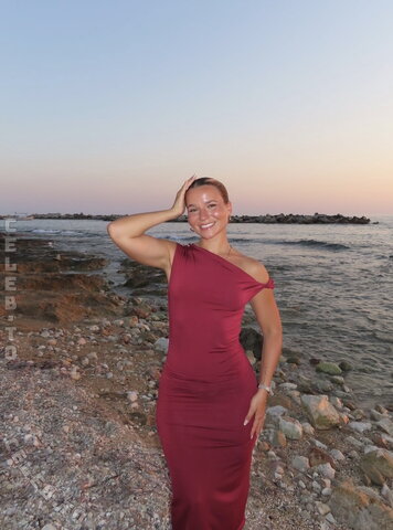 Alina Wachinger Sexy (3 photos)
