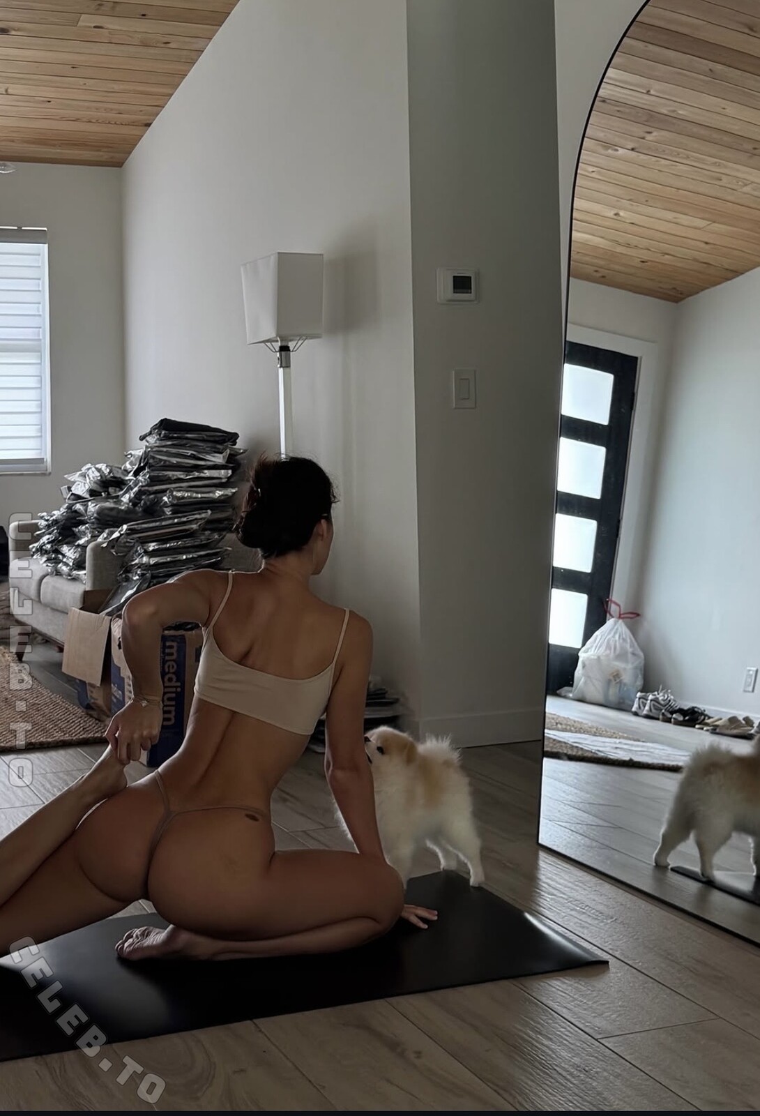 alina.garage nude photo 4