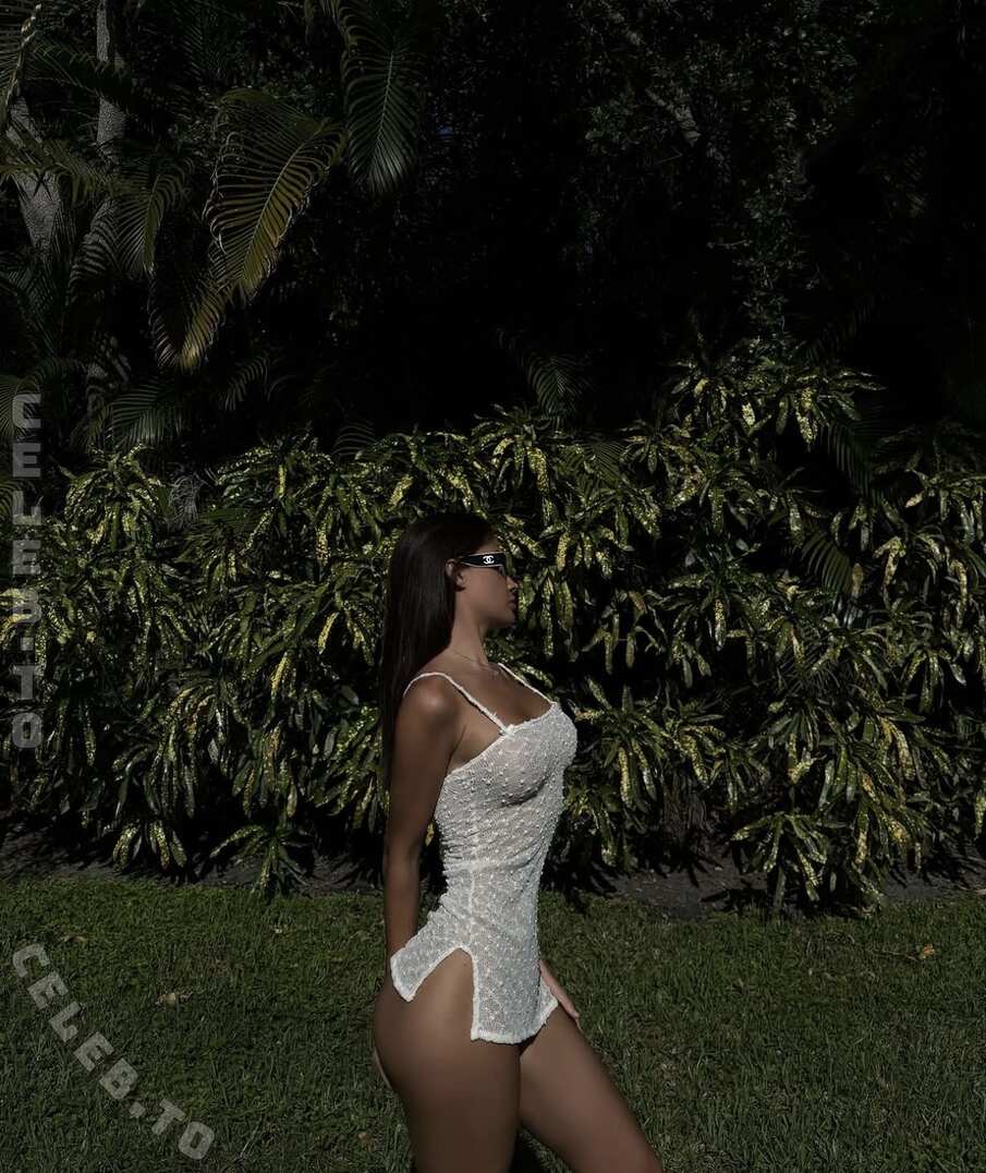 alina.garage nude photo 3