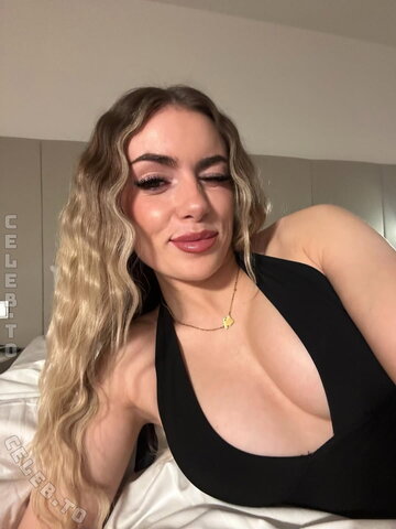 Alinahrndz nude photo 13