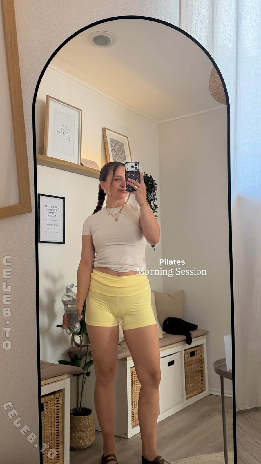 Alinamour nude photo 1