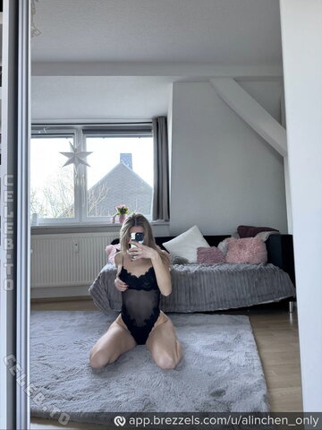 alinchen_only nude photo 9