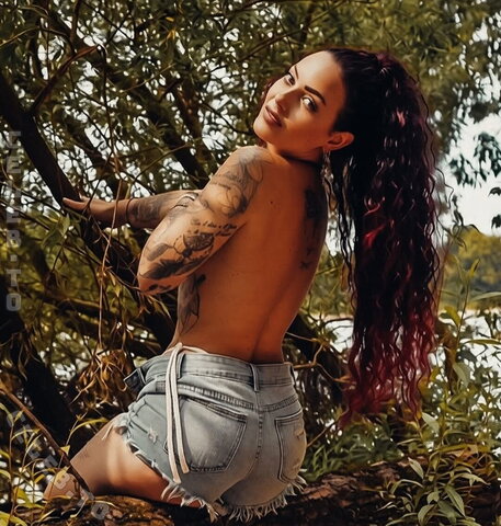 Aline Jost Diraimondo Hot (4 photos)