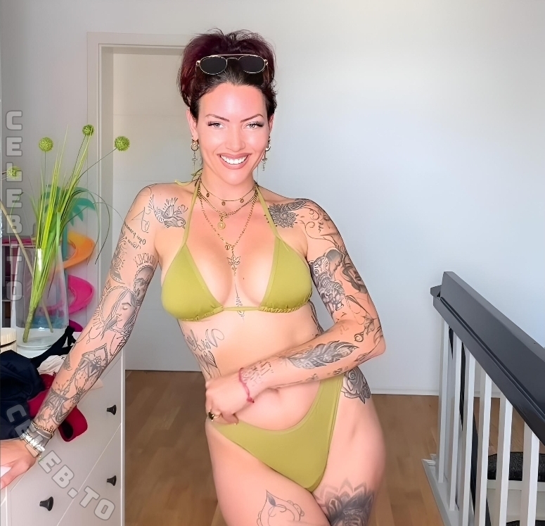 Aline Jost Diraimondo nude photo 3