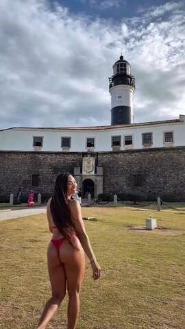 Aline Patriarca nude photo 3