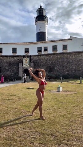 Aline Patriarca nude photo 1