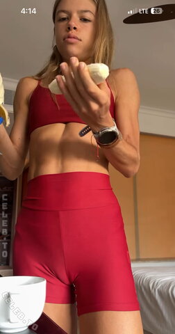 Aline Steffens nude photo 16