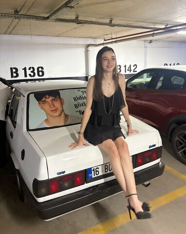 Alisa Sezen Sever nude photo 7