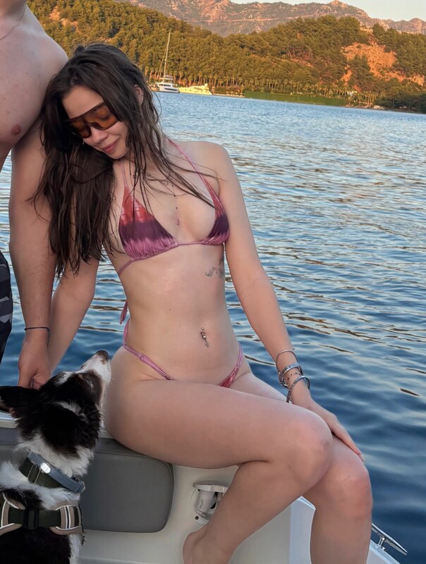 Alisa Sezen Sever nude photo 10
