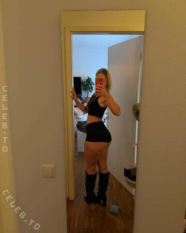 Alischa.mlr / jade.mlr – God was probably in a very generous phase with my hips