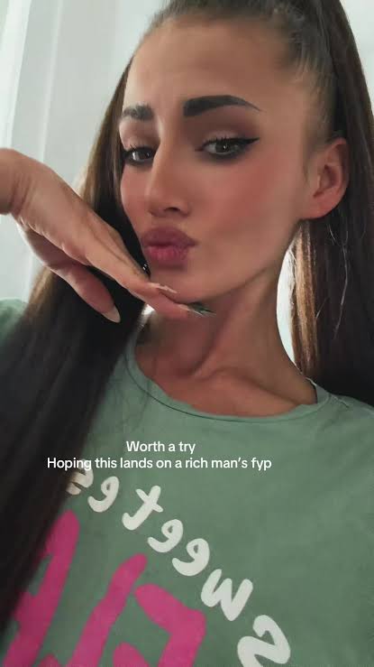 AlishaFlorezMusic nude photo 1