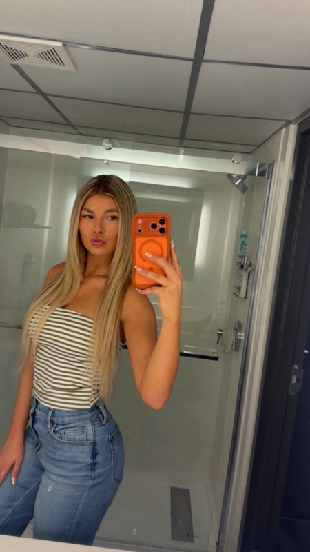 Alison Dehn nude photo 2