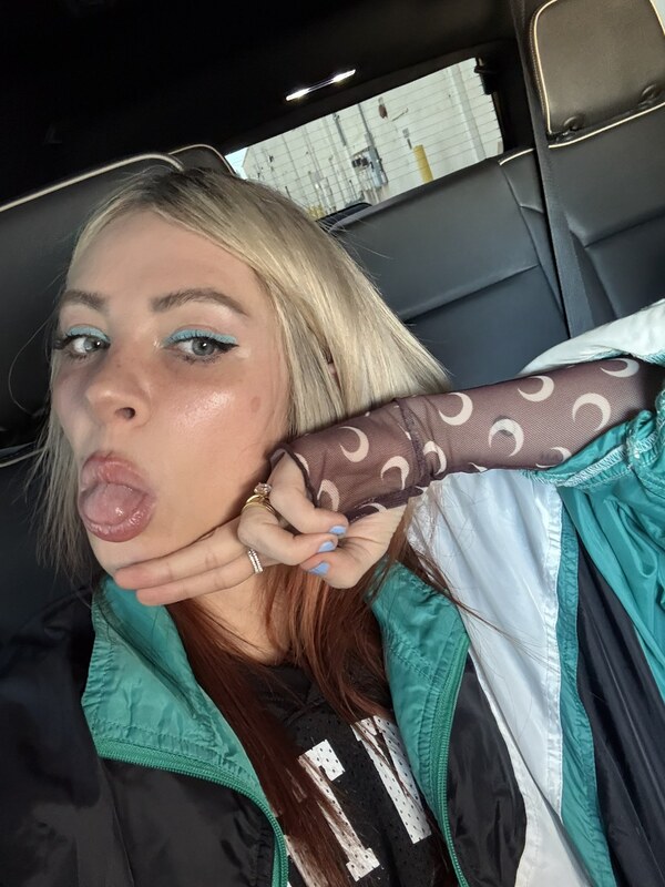 Alison Wonderland nude photo 1