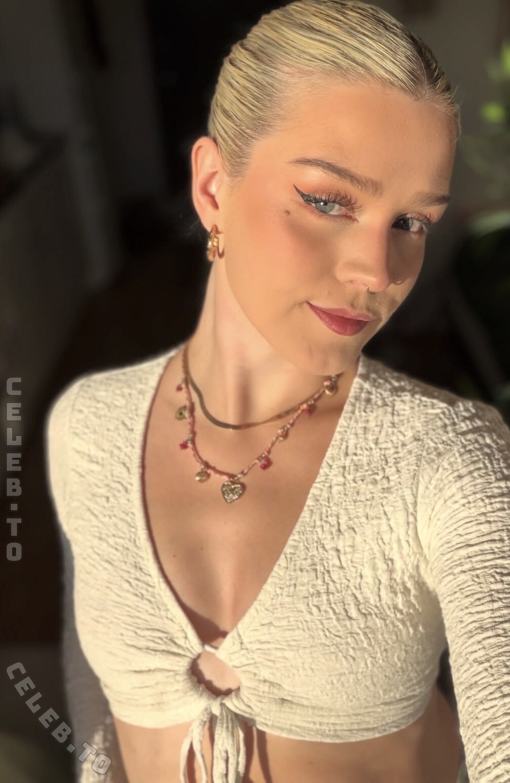 Alix Ablaze nude photo 2