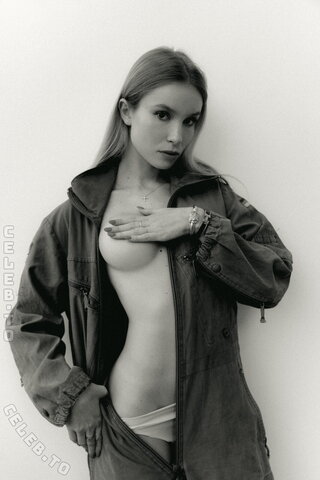 Alix Morillo nude photo 24