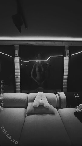 Alix Morillo nude photo 7
