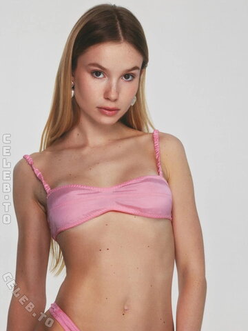 Alix Morillo nude photo 12