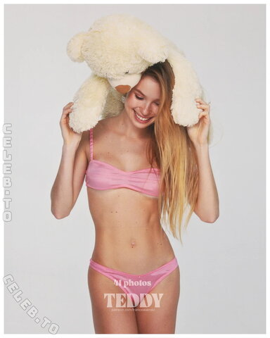 Alix Morillo nude photo 4