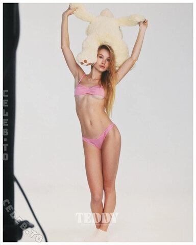 Alix Morillo nude photo 3