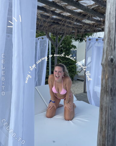 Alizee Talk photo 2