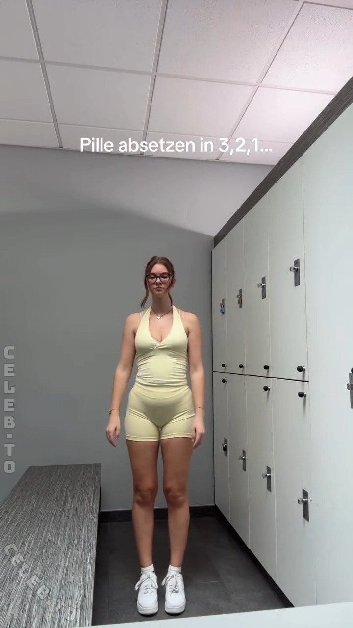 Alizee Talk nude photo 4