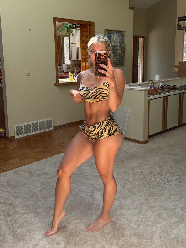 Alli Jo nude photo 7