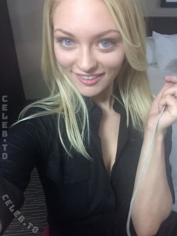 Alli Rae nude photo 6
