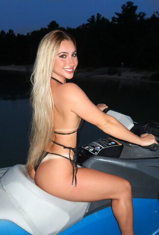 Allie Brink nude photo 10