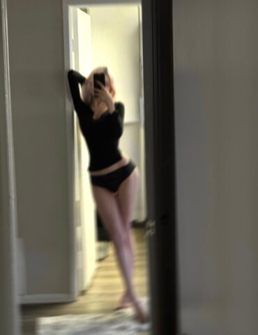 Allissa Shin nude photo 1