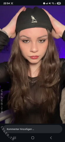 alltimeleah nude photo 10