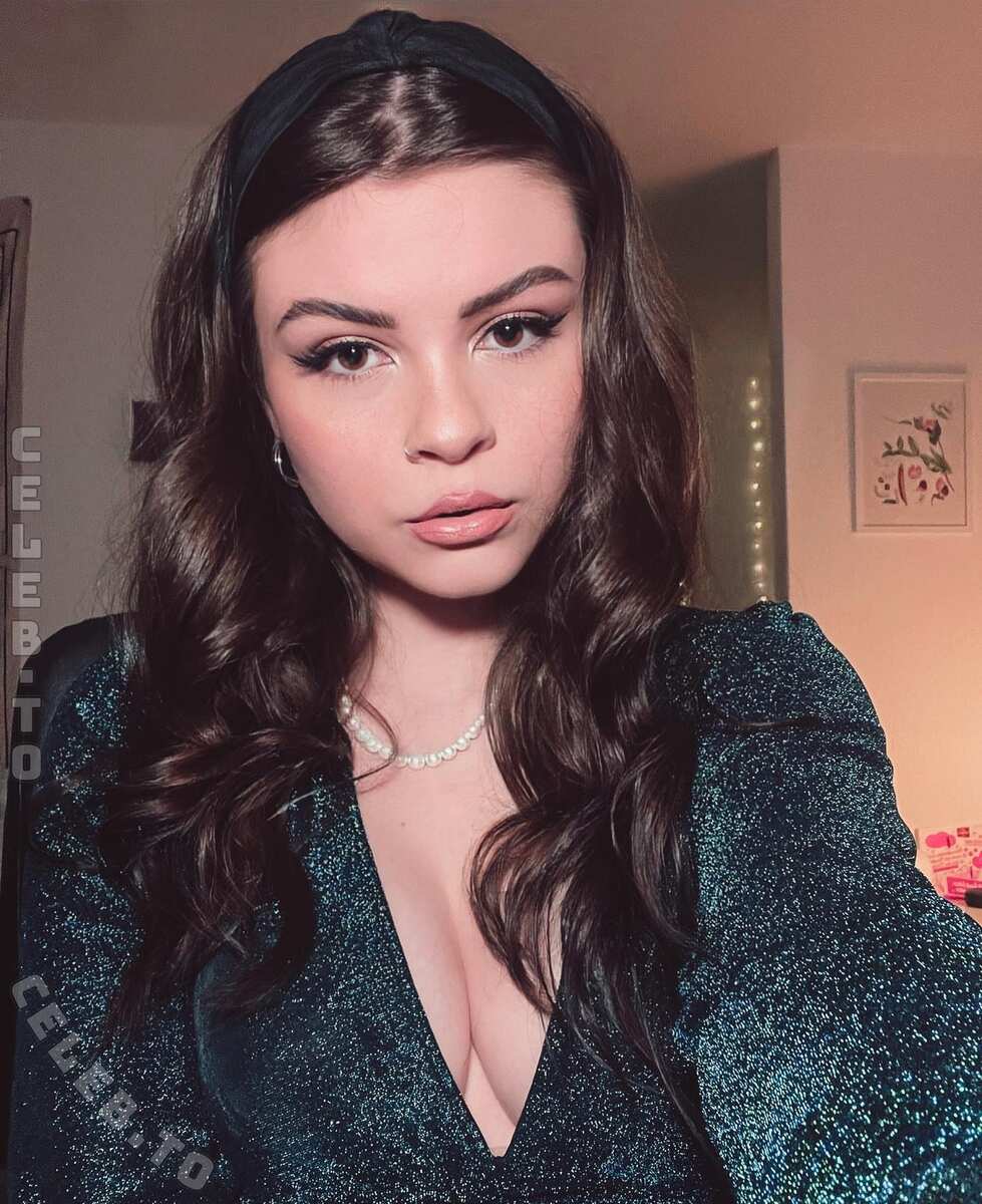 alltimeleah nude photo 6