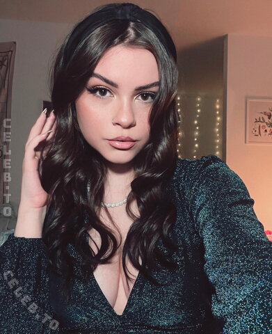 alltimeleah nude photo 2
