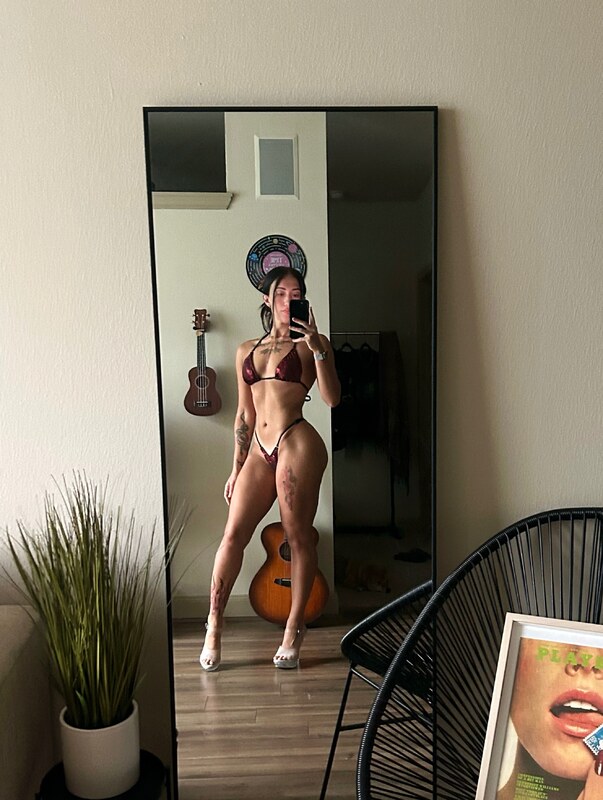 Ally nude photo 28