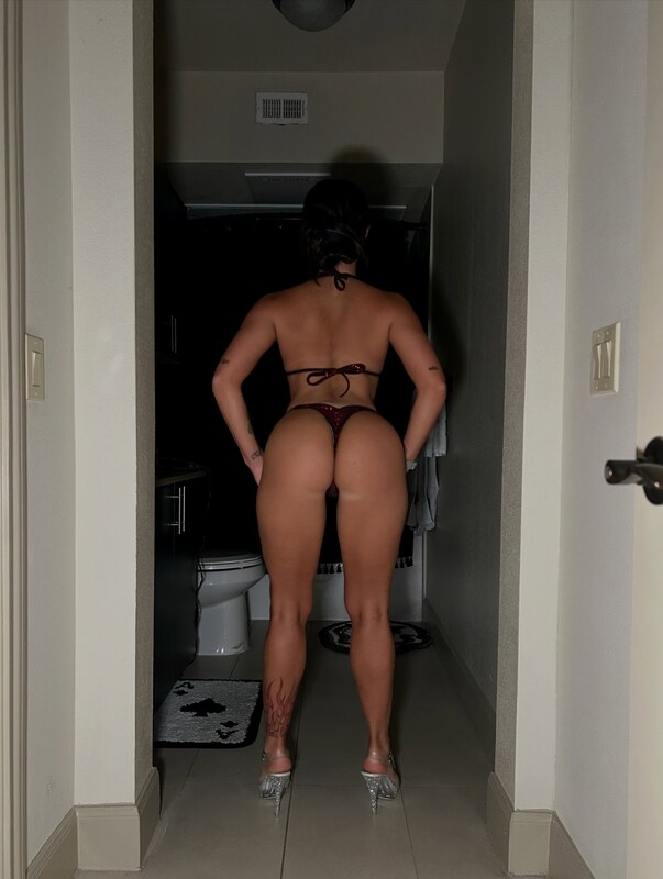 Ally nude photo 32