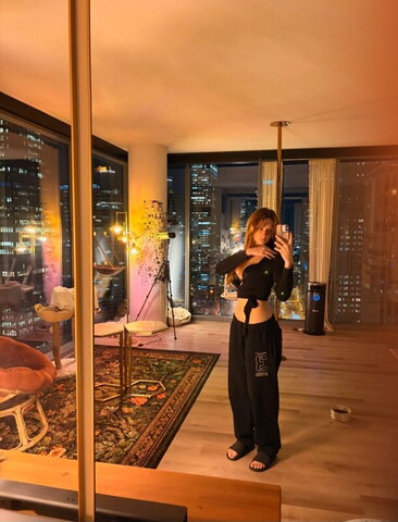 Allycxt nude photo 6