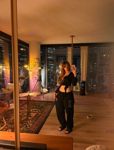 Allycxt nude photo 2