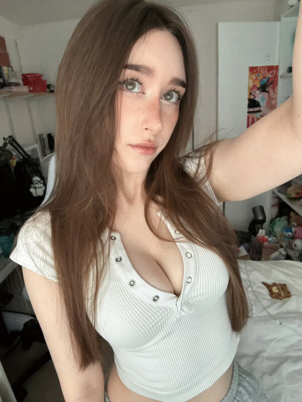 Allykitti nude photo 25