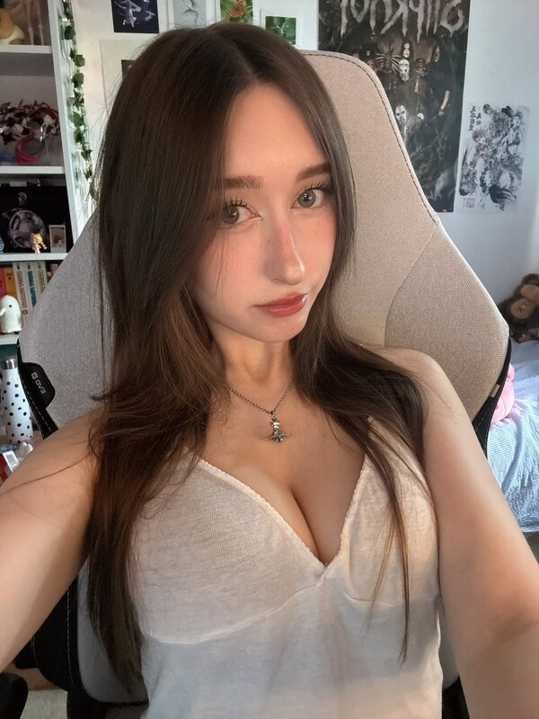 Allykitti nude photo 32
