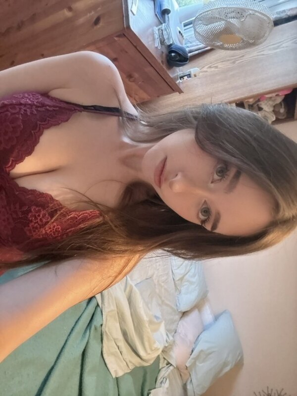 Allykitti nude photo 2
