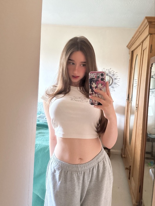 Allykitti nude photo 8