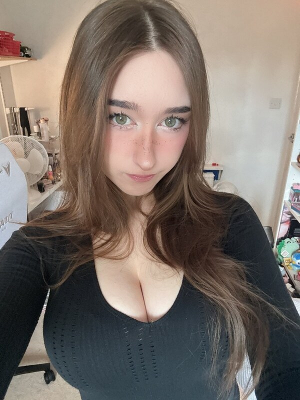 Allykitti nude photo 14