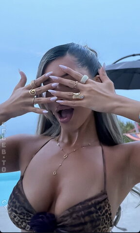 Almira Azemi nude photo 4