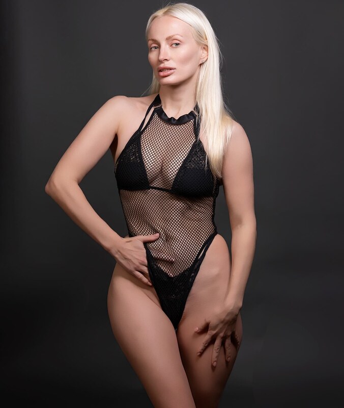 Alona Paz nude photo 4