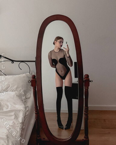 Alotropp nude photo 2