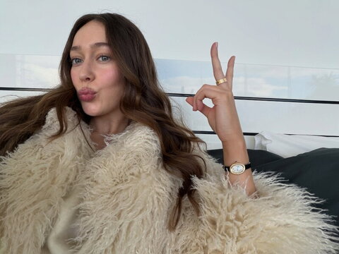 Alycia Debnam Carey nude photo 5
